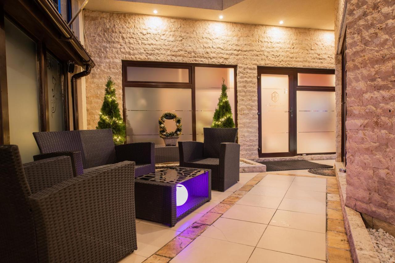 H & V Residence - Diamond Bungalow Apartment Arad Zewnętrze zdjęcie
