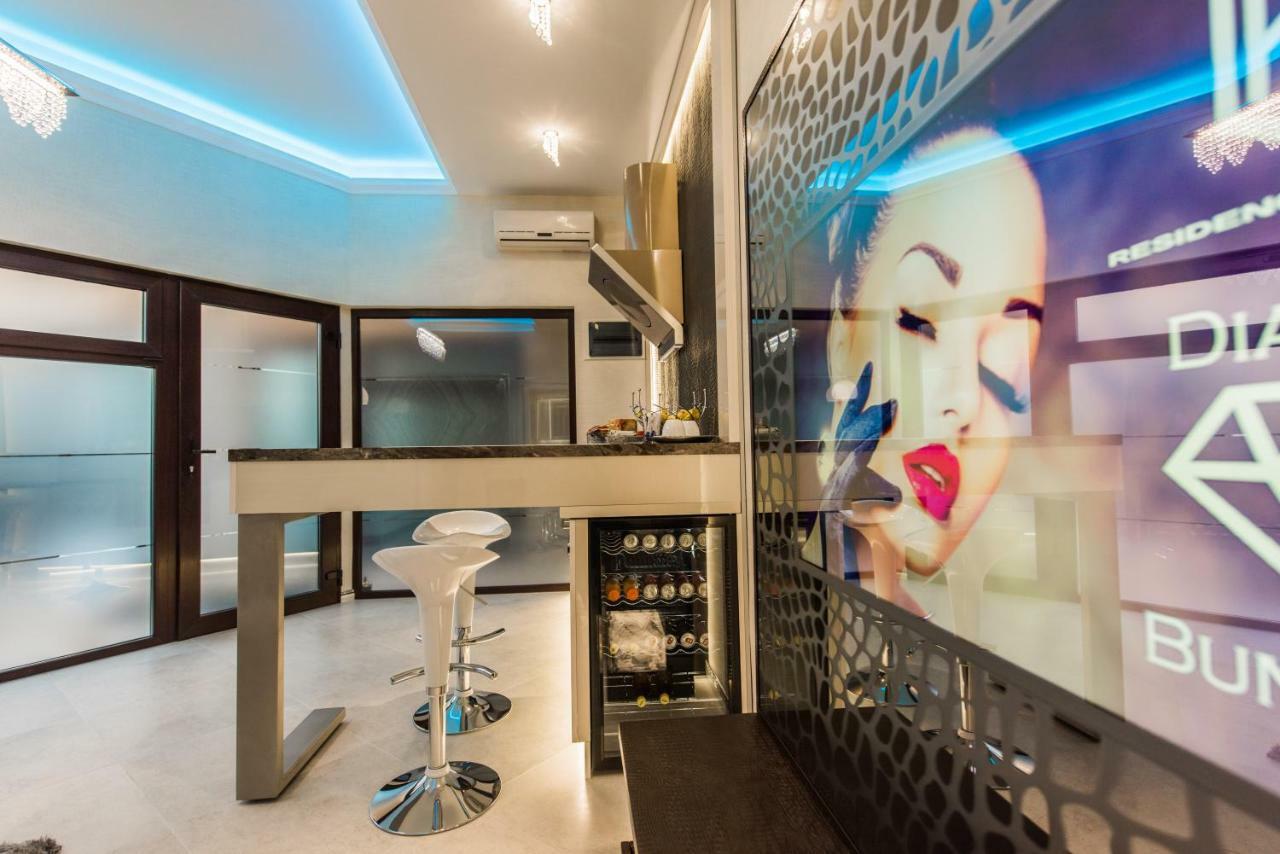 H & V Residence - Diamond Bungalow Apartment Arad Zewnętrze zdjęcie