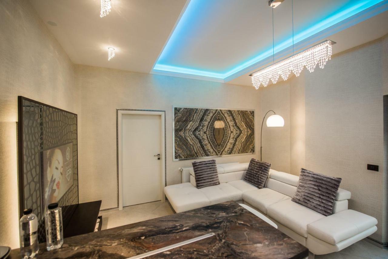 H & V Residence - Diamond Bungalow Apartment Arad Zewnętrze zdjęcie