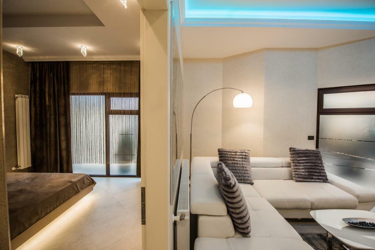 H & V Residence - Diamond Bungalow Apartment Arad Zewnętrze zdjęcie