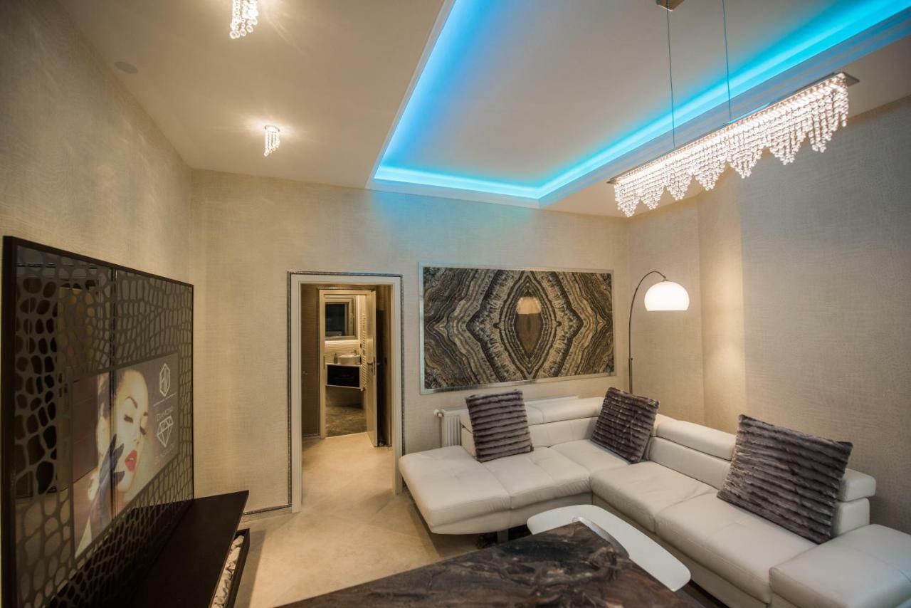 H & V Residence - Diamond Bungalow Apartment Arad Zewnętrze zdjęcie