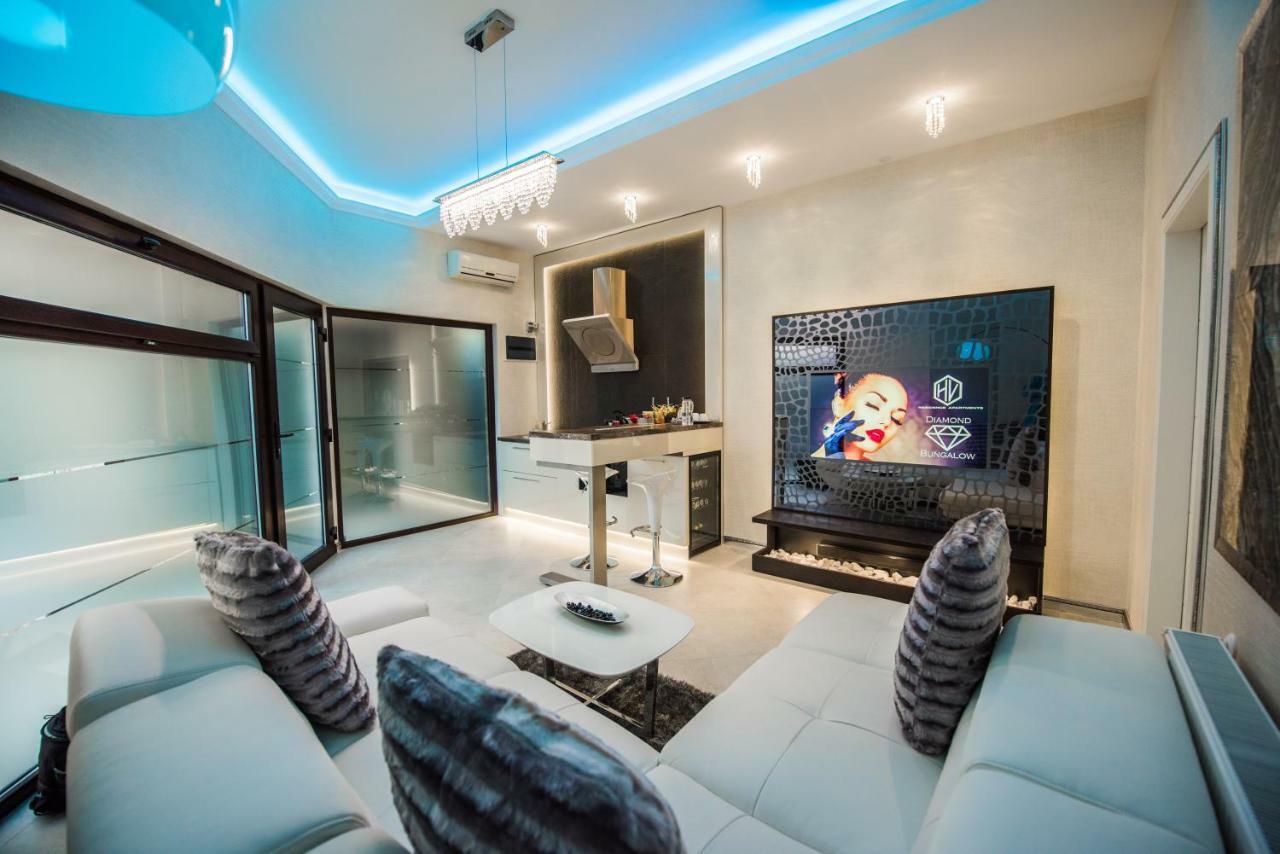 H & V Residence - Diamond Bungalow Apartment Arad Zewnętrze zdjęcie