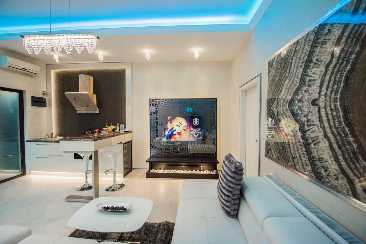H & V Residence - Diamond Bungalow Apartment Arad Zewnętrze zdjęcie